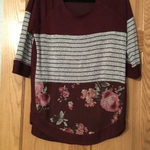 Maurices small lightweight top